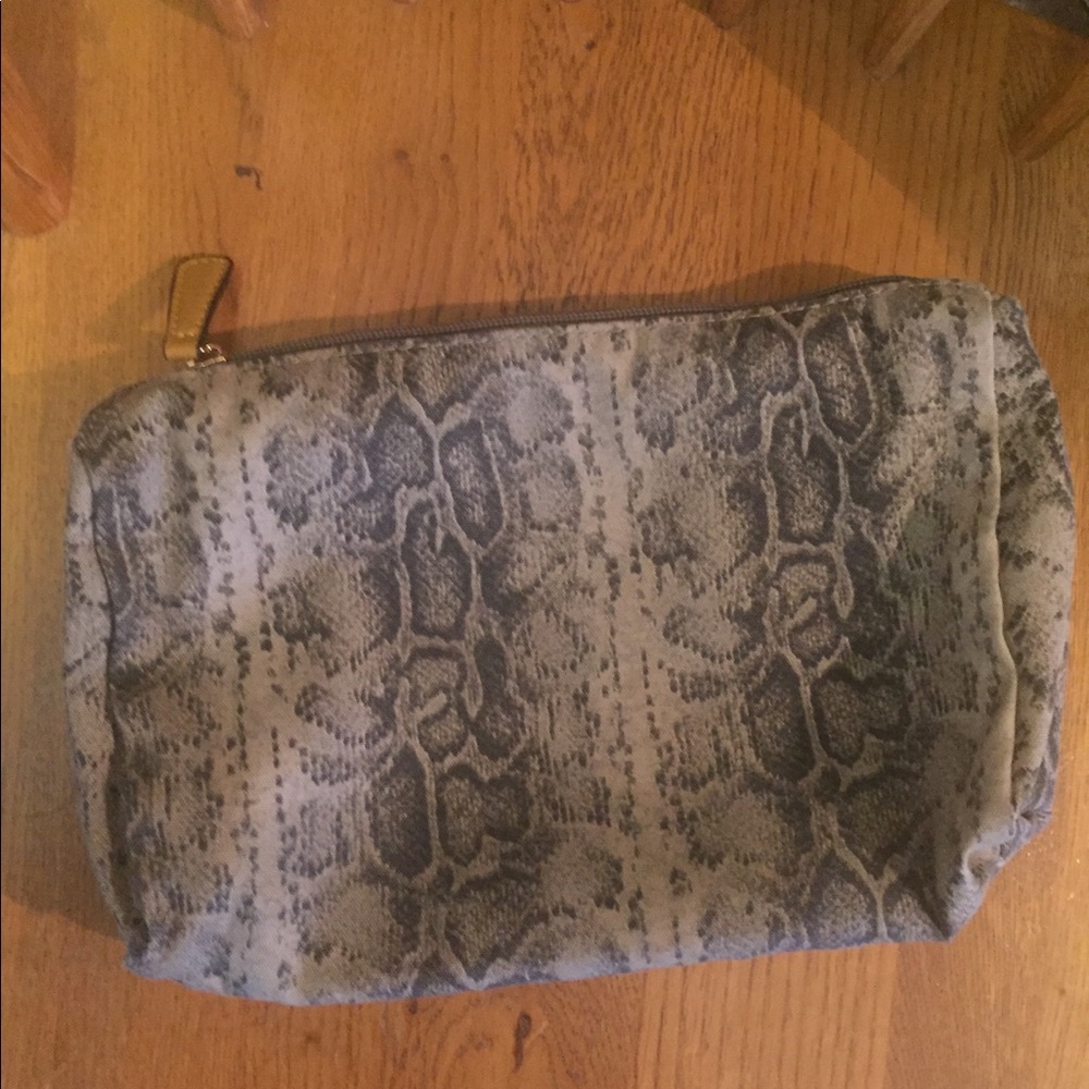 New Directions Purse & Matching Zip Pouch - Picture 8 of 9